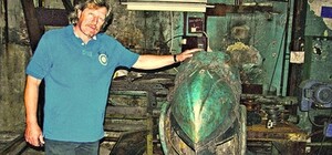 В Донецке приедет трехметровый кузнец и самая сильная девушка планеты