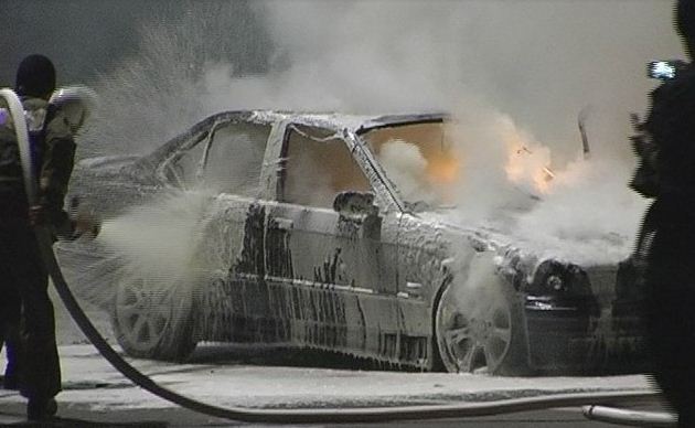 Новость - События - На Петровке, возле "Ашана", сгорел автомобиль "БМВ"
