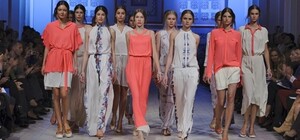 Первый день Ukrainian Fashion Week посетили герои Тима Бартона и модели с живыми котами