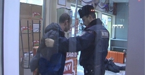 Охранники не имеют права вас обыскивать до приезда милиции. Фото с сайта magnolia-tv.com