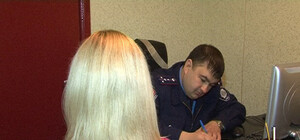 В Харькове мошенница представлялась милиционером и отбирала у детей золотые украшения