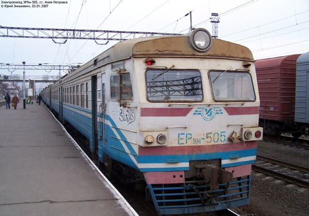 Новость - Транспорт и инфраструктура - Из-за городской электрички отменяются другие поезда и остановки – киевляне