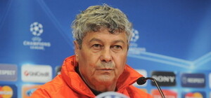 Луческу зол на вратаря Пятова: 