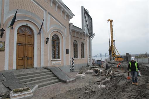 Новость - События - Из-за стройки на Подоле разрушается памятник архитектуры