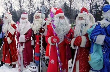 В этом году парад Дедов Морозов пройдет 22 декабря. Фото с сайта vkurse.ua 