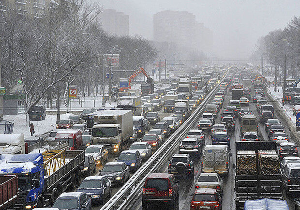 В Киеве начался транспортный апокалипсис. Фото: pavlonews.info