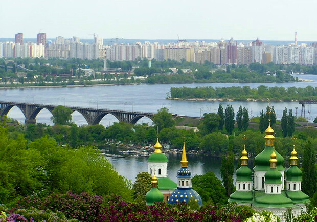 Впереди Москва, но позади Пекин. Фото с сайта realestatekiev.com.ua
