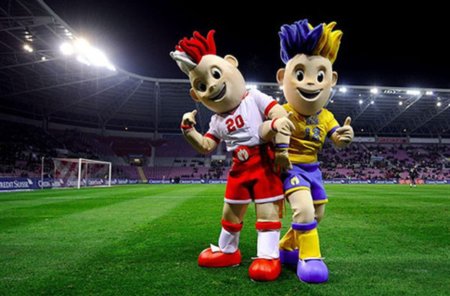 Главным событием года однозначно является Евро-2012. Фото с сайта plitkar.com.ua