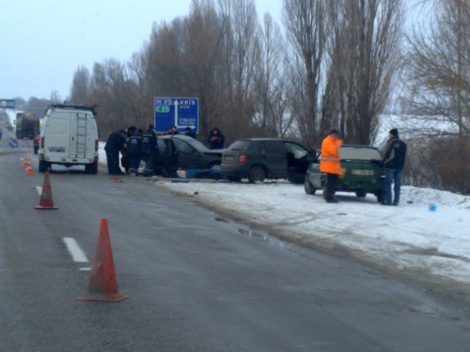 На Одесской трассе произошло ДТП при участии 5 машин. Фото: nbnews.com.ua