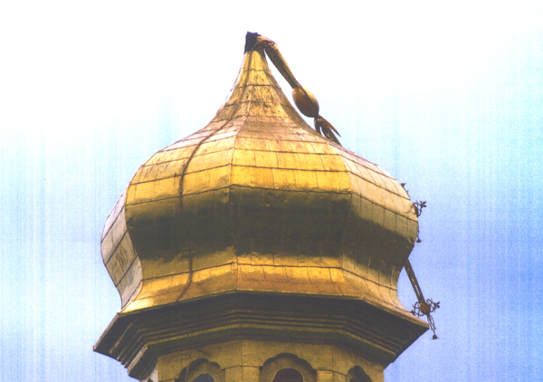 На церкви Спаса установят отреставрированный крест. kplavra.kiev.ua