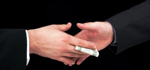 Хотите снять красивый офис в деловом центре Донецка? Готовьтесь к вымогательству взятки