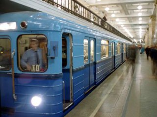 Новость - События - Зацеперы ездят на "колбасе" в метро - видео