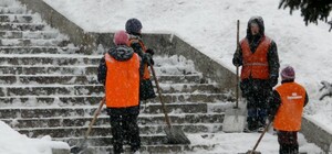 Пожаловаться на бардак на улице или во дворе можно через Facebook