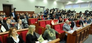 Депутаты решили не увольнять главного 