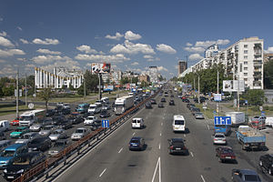 На проспекте Победы обустроят "карманы" для общественного транспорта. Фото: ru.wikipedia.org