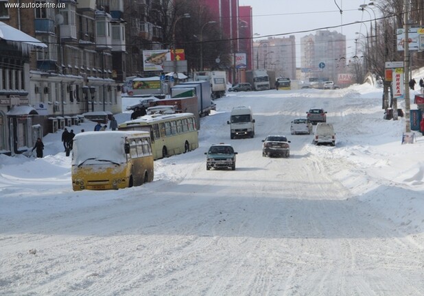 Снегопад: день 4. Фото: autocentre.ua 