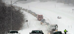 В Киеве ради чиновников перекрывают дороги, а ГАИ обвиняет в пробках водителей