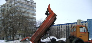 В Киеве побили водителя самосвала, устроившего пробку