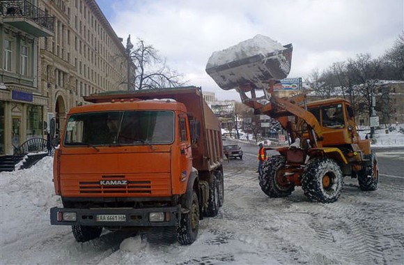 Куда в Киеве вывозят снег? Фото: 20khvylyn.com