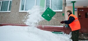 Кому пожаловаться на ленивого дворника