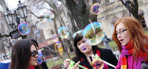 Центр Одессы заполонят мыльные пузыри