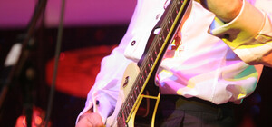 Где в Харькове научиться петь и играть на гитаре, клавишных или барабанах