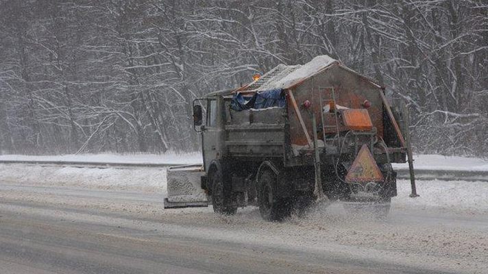 Cнегоуборочный транспорт в Киеве ждет незначительное "покращення". фото: golos.ua