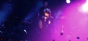 Земфира приехала в Киев с Литвиновой и спела с Вакарчуком