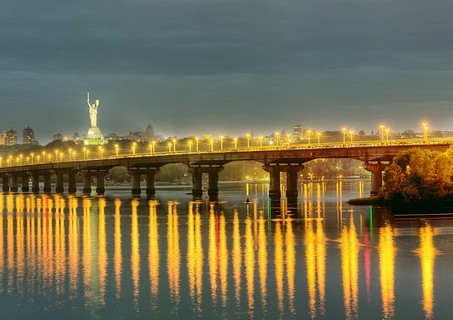 В Киеве частично перекроют мост Патона. Фото: io.ua