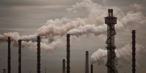 Киевские заводы делают значительный "вклад" в загрязнение воздуха. Фото: telegraf.com.ua