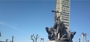 Поврежденный памятник морякам Днепровской флотилии заново открыли на Рыбальском острове