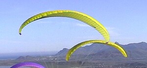 В Крыму россиянка упала на скалы с парапланом