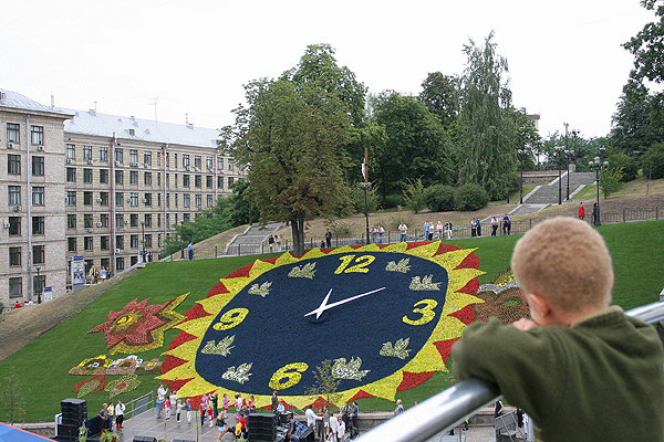 Раньше цветочные часы выглядели так. Фото: www.watchparadise.ru
