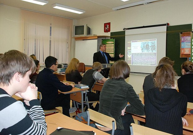 В киевских школах введут новый "деловой" предмет. Фото: sovch.chuvashia.com 
