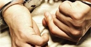 В Крыму вор-неудачник застрял в окне дома, который хотел ограбить