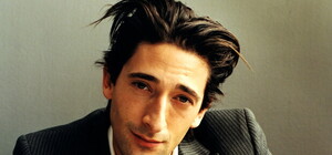 Киевлян приглашют провести ночь с одновременно грустным и прекрасным Эдрианом Броуди