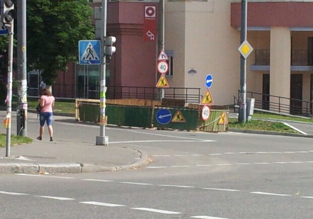 На Стадионной ремонтируют дорогу. Фото: videoprobki.ua