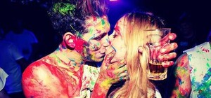 На празднике Холи киевляне будут целоваться по-взрослому