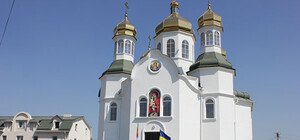 В Луганске освятили Свято-Троицкий храм