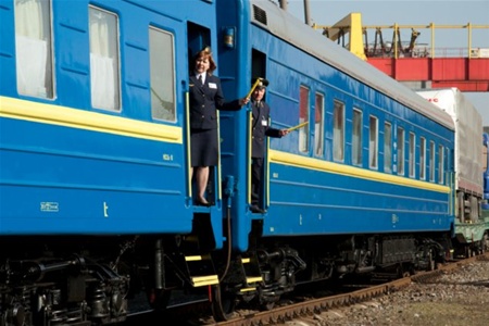 К поездам в Крым прицепили дополнительные вагоны. Фото: finance.obozrevatel.com