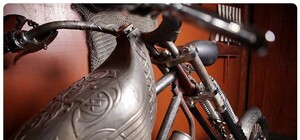 Донецкий мастер отчеканил из металла мотоцикл-шедевр