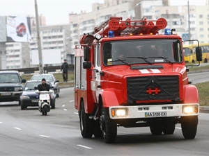 Пожарные застряли в пробке
Фото: Максим ЛЮКОВ.