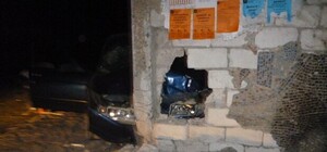 Крымчанин погиб за рулем, влетев в остановку