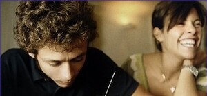 Я левша и это круто: киевляне о переучивании, чернильных руках и своих талантах