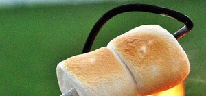 Жарим зефир и валяемся на гамаках: гид по ночному фестивалю 