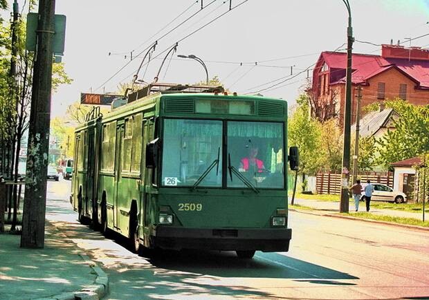 Штанга аналогичной модели троллейбуса обрушилась на киевлянина. Фото: uacars.org.ua