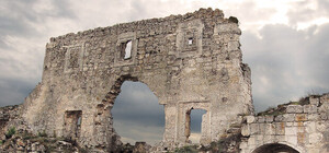 ТОП-3 крымских легенд: подводные люди-гиганты, джинны на Мангупе и вампиры в Бахчисарае