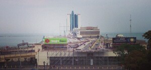 В центре Одессы сооружают огромную сцену