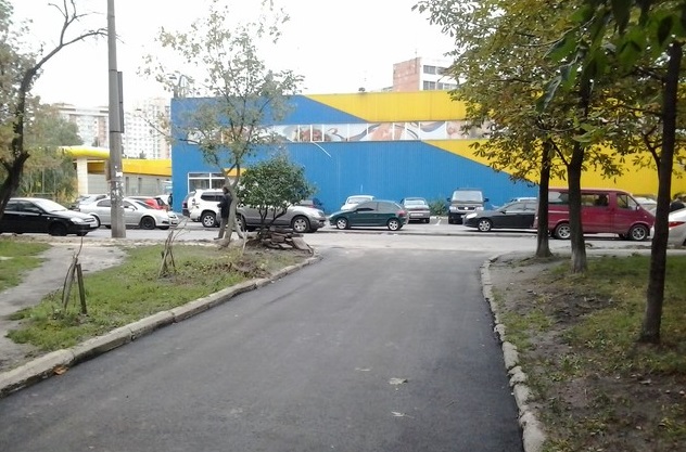 Новость - Транспорт и инфраструктура - Могут, когда достанешь: как киевский адвокат добился ремонта дороги возле своего дома