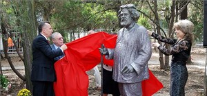 В Коктебеле установили памятник Максимилиану Волошину